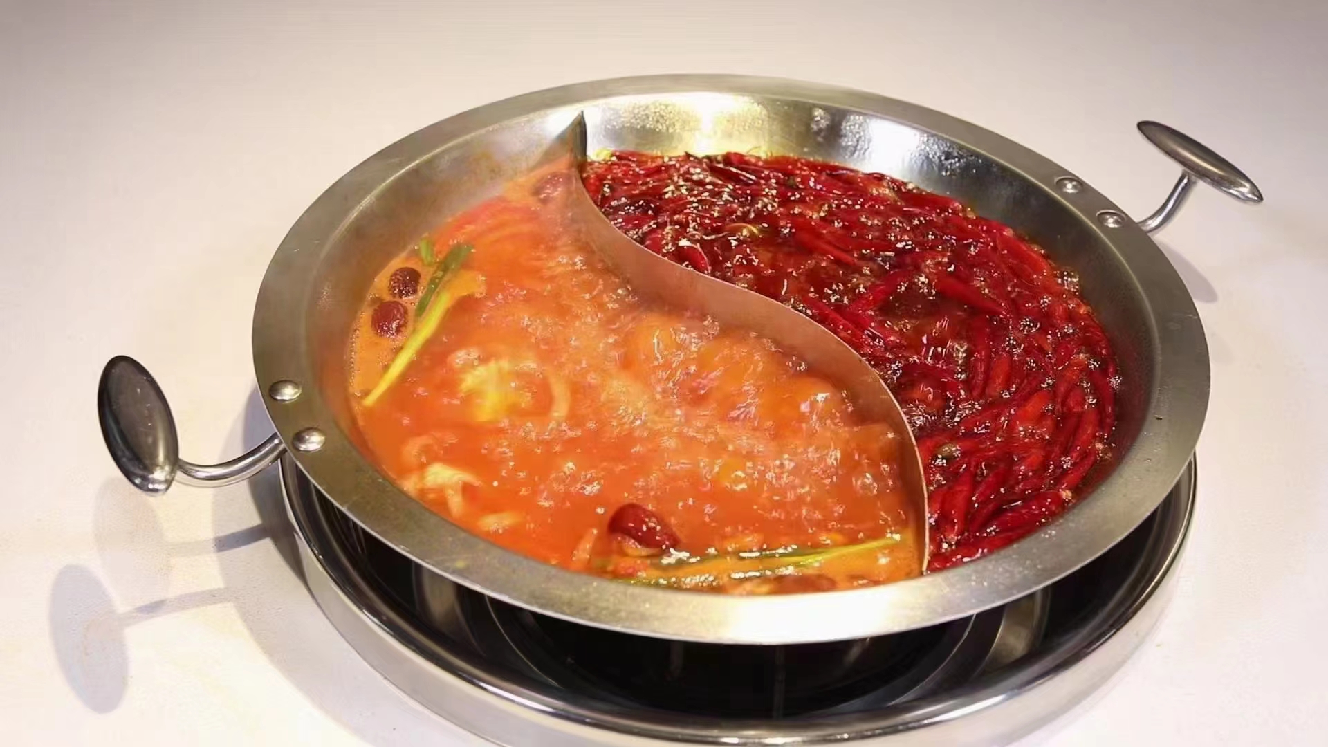火鍋底料廠家-成都重慶火鍋底料產(chǎn)品批發(fā)，火鍋品類新發(fā)展在哪里(圖5)